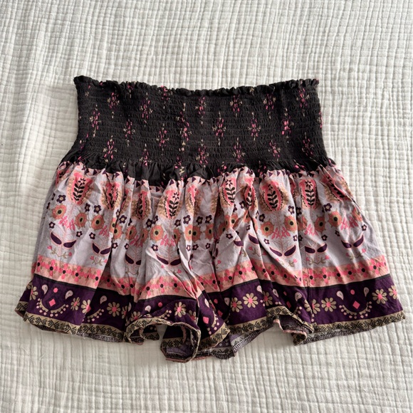 Natural Life Gray, Burgundy, Pink Smocked Shorts - Size L/XL - Picture 5 of 6